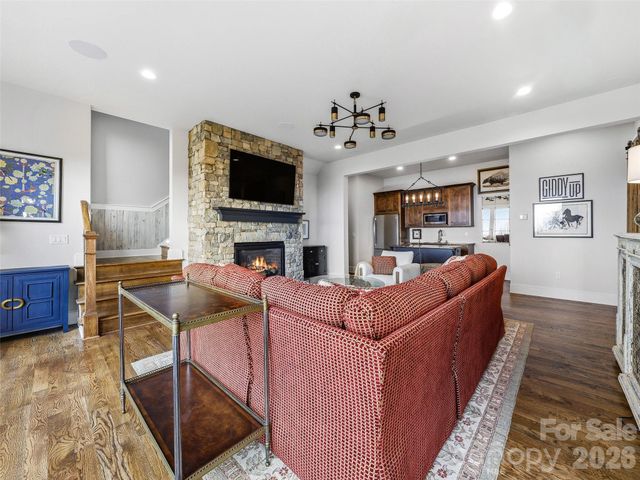 236 Summerset Drive, Hendersonville, NC 28792