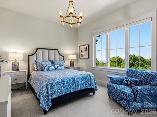 236 Summerset Drive, Hendersonville, NC 28792