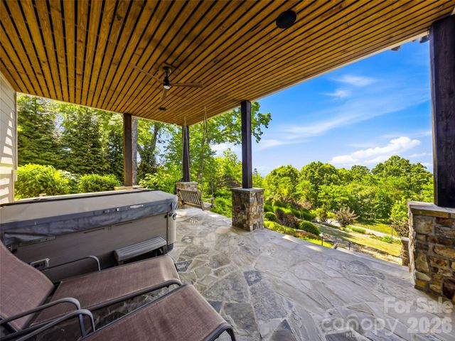 236 Summerset Drive, Hendersonville, NC 28792