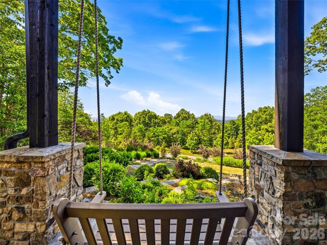 236 Summerset Drive, Hendersonville, NC 28792
