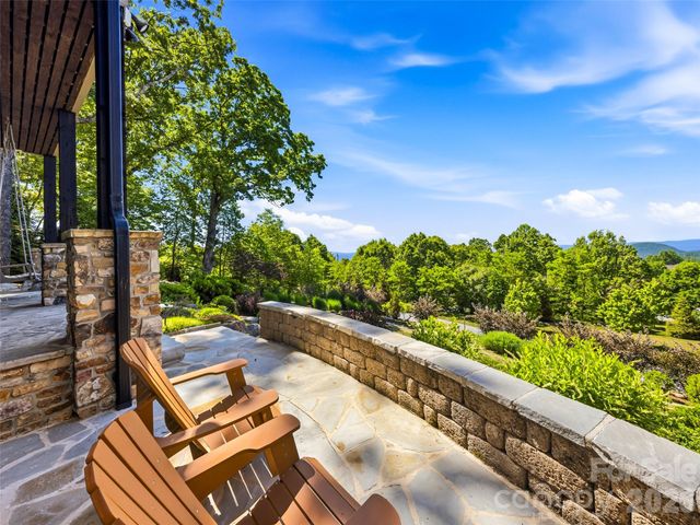 236 Summerset Drive, Hendersonville, NC 28792