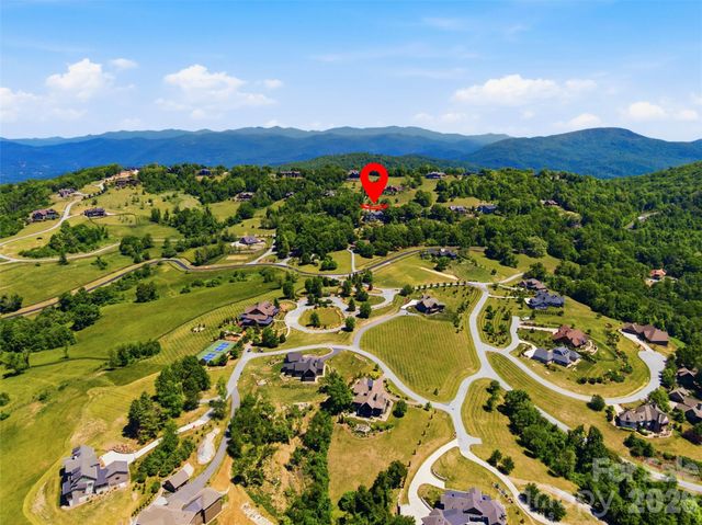 236 Summerset Drive, Hendersonville, NC 28792