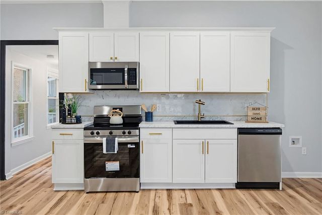 702 Maple Avenue, Burlington, NC 27215