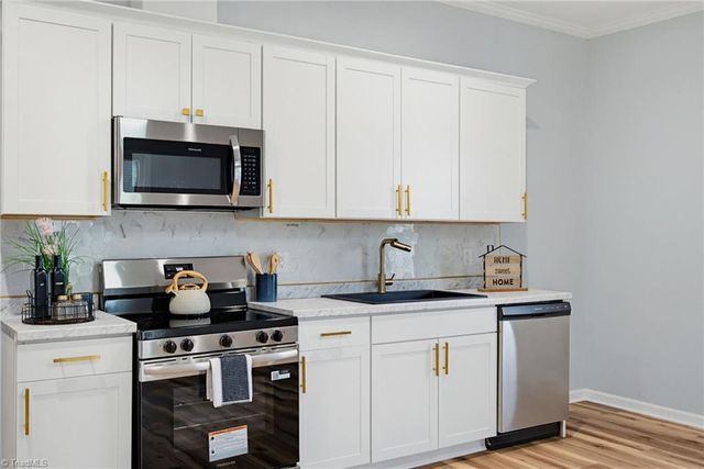 702 Maple Avenue, Burlington, NC 27215