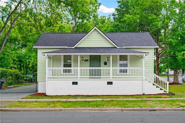 702 Maple Avenue, Burlington, NC 27215