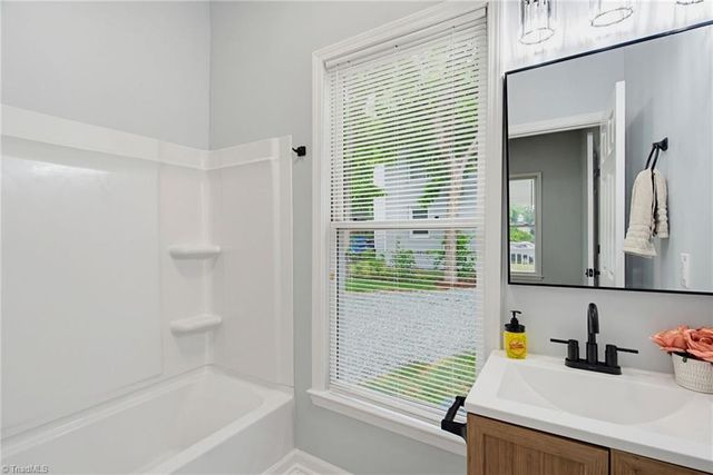 702 Maple Avenue, Burlington, NC 27215