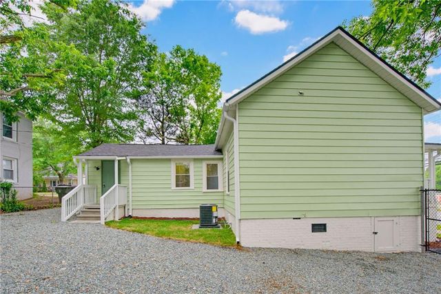 702 Maple Avenue, Burlington, NC 27215