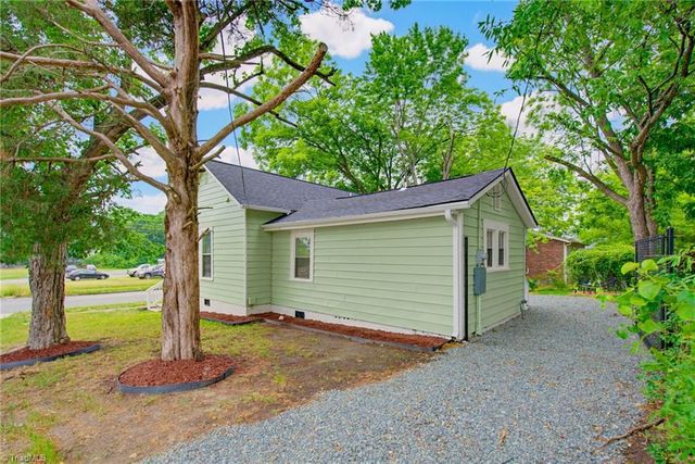 702 Maple Avenue, Burlington, NC 27215