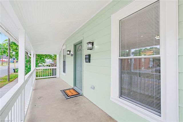 702 Maple Avenue, Burlington, NC 27215