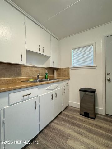 1504 WINTHROP Street, Jacksonville, FL 32206