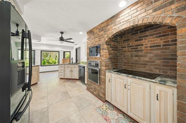 7677 SADDLE CREEK TRAIL, Sarasota, FL 34241
