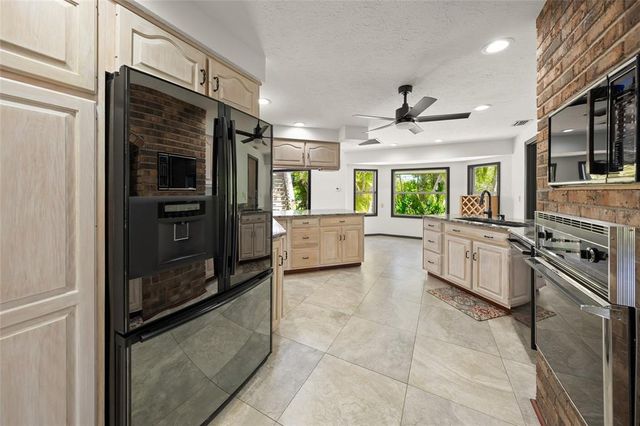 7677 SADDLE CREEK TRAIL, Sarasota, FL 34241