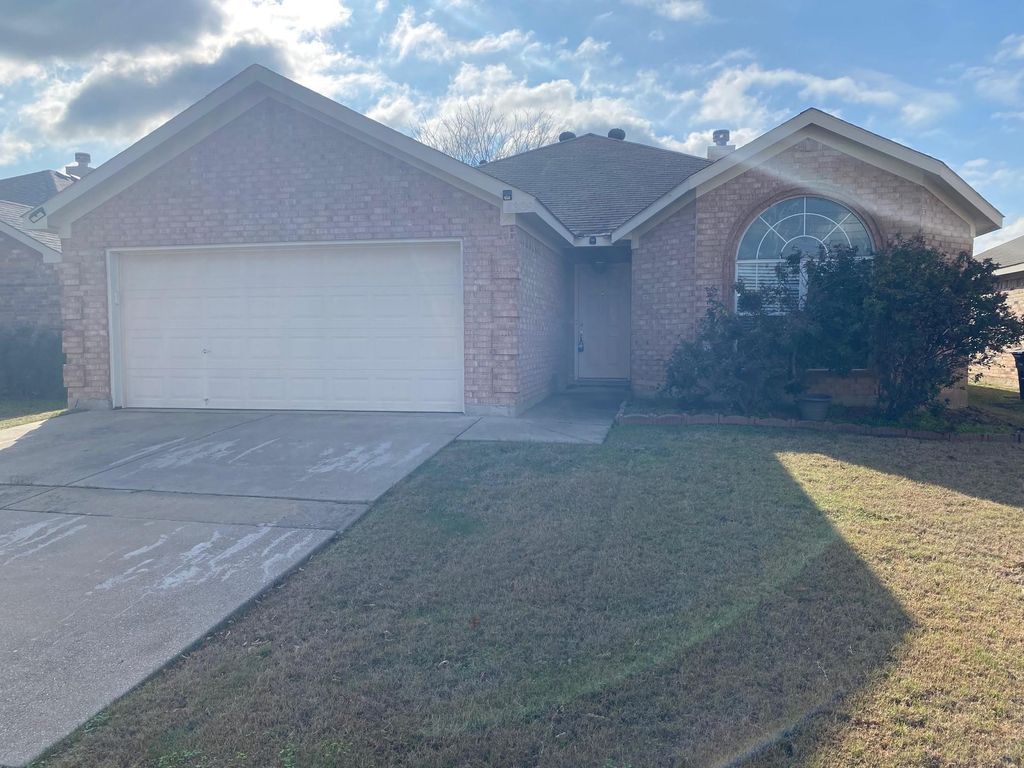 1308 Sierra Blanca Drive, Fort Worth, TX 76028