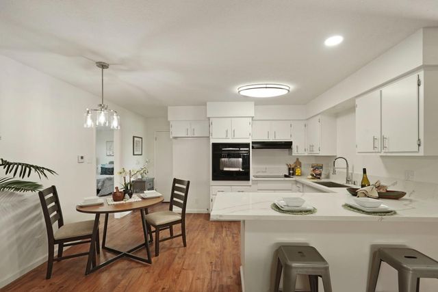 2127 Oxford Way, Lodi, CA 95242