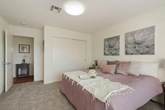 2127 Oxford Way, Lodi, CA 95242