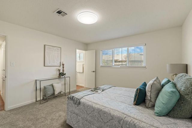 2127 Oxford Way, Lodi, CA 95242