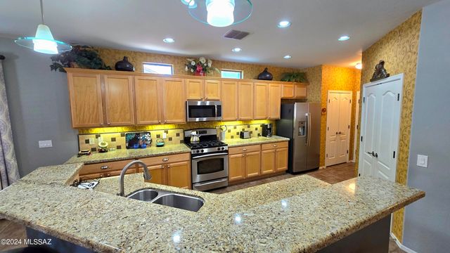 3725 E Northern Dancer Road, Tucson, AZ 85739