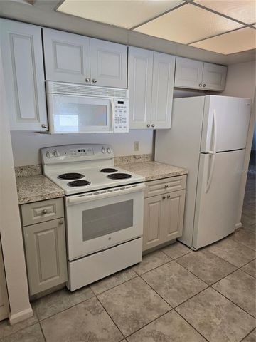 2106 DARLINGTON OAK DRIVE, Seffner, FL 33584