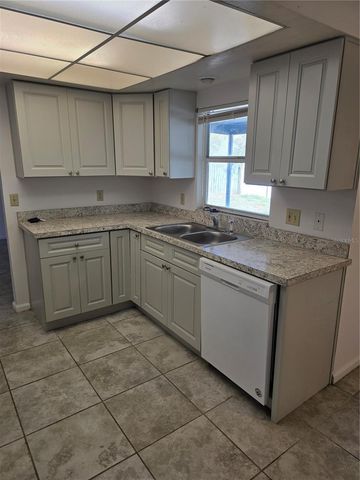 2106 DARLINGTON OAK DRIVE, Seffner, FL 33584