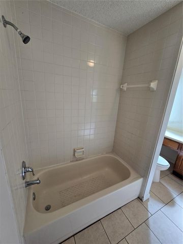 2106 DARLINGTON OAK DRIVE, Seffner, FL 33584