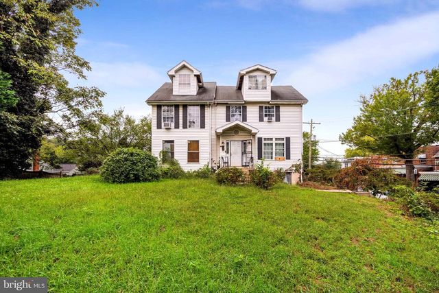 4225 GAULT PL NE, Washington, DC 20019