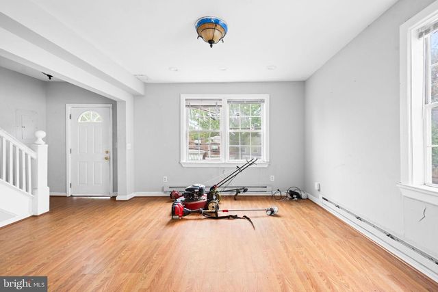 4225 GAULT PL NE, Washington, DC 20019