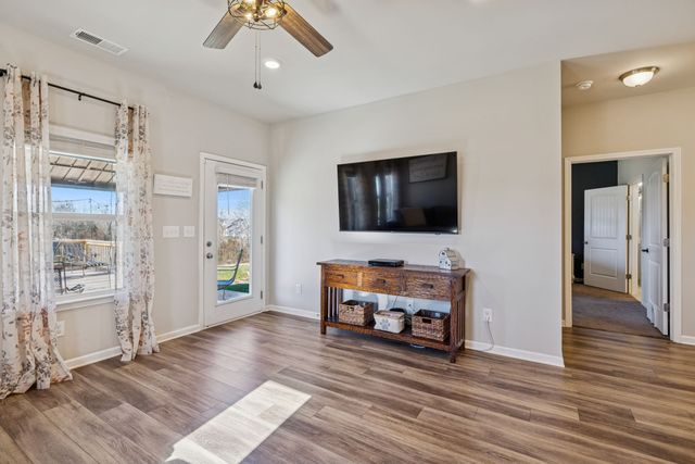 3033 Goodtown Trce, Columbia, TN 38401