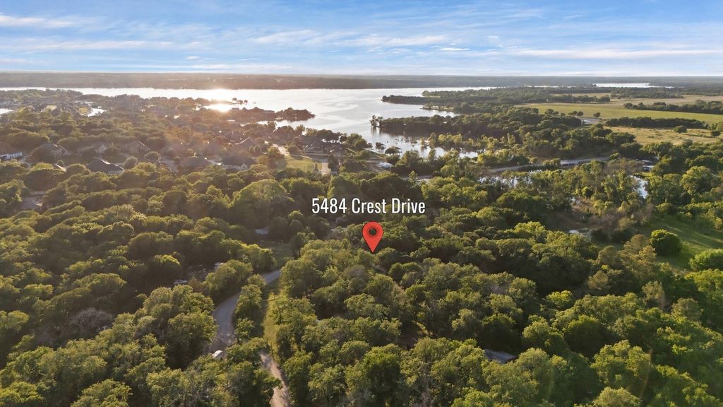 5484 Crest Drive, Fort Worth, TX 76179