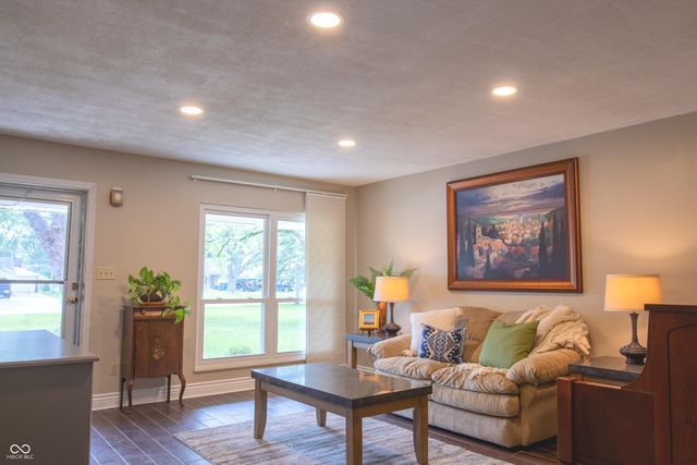 8032 Chiltern Drive, Indianapolis, IN 46268