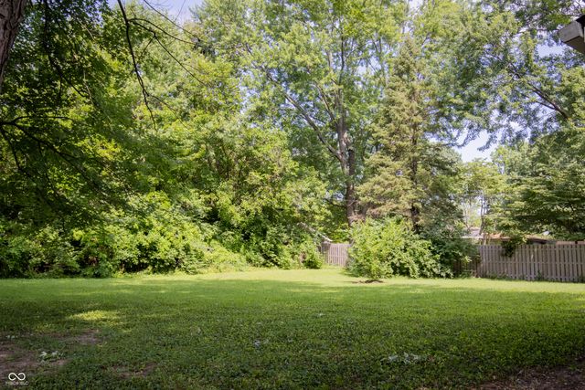 8032 Chiltern Drive, Indianapolis, IN 46268