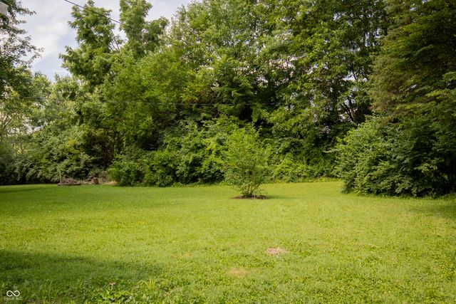 8032 Chiltern Drive, Indianapolis, IN 46268