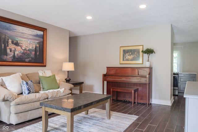 8032 Chiltern Drive, Indianapolis, IN 46268