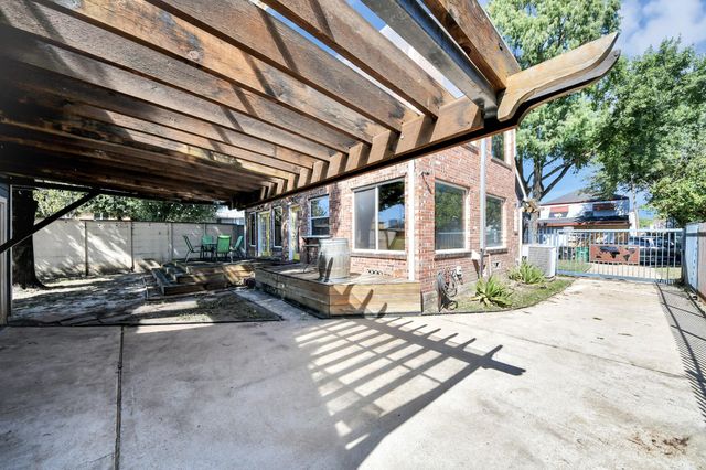 2402 Barbee Street, Houston, TX 77004