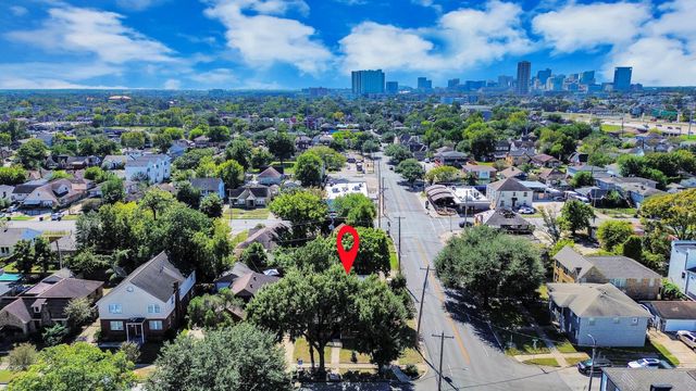 2402 Barbee Street, Houston, TX 77004