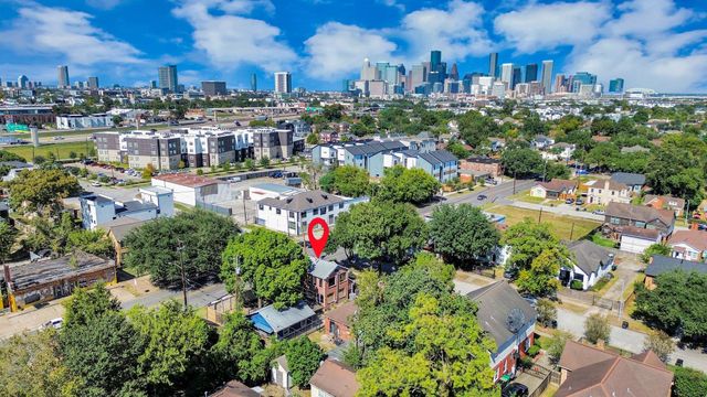 2402 Barbee Street, Houston, TX 77004