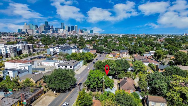 2402 Barbee Street, Houston, TX 77004