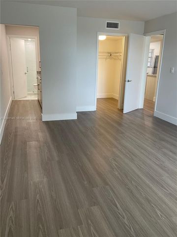 10835 SW 112th Avenue 212, Miami, FL 33176