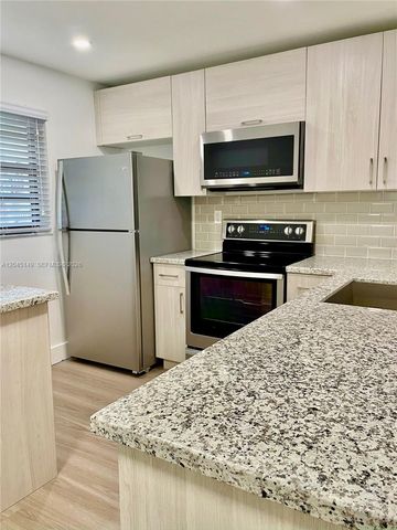 10835 SW 112th Avenue 212, Miami, FL 33176