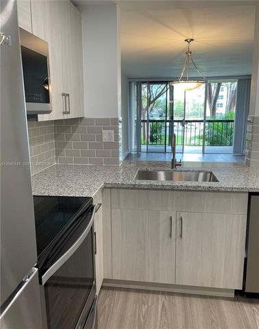 10835 SW 112th Avenue 212, Miami, FL 33176