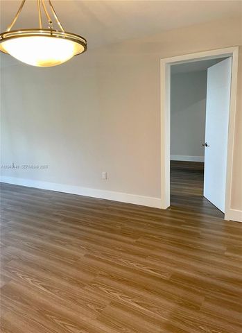 10835 SW 112th Avenue 212, Miami, FL 33176