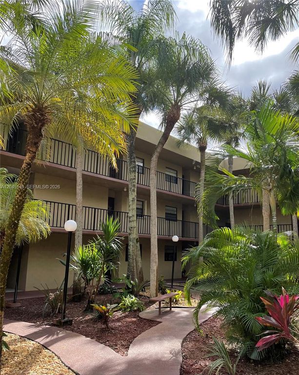 10835 SW 112th Avenue 212, Miami, FL 33176