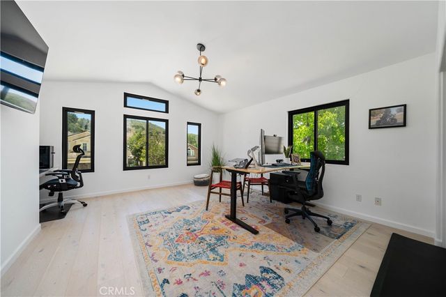 5371 Carmento Drive, Oak Park, CA 91377