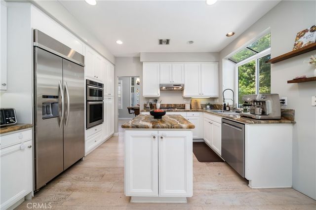 5371 Carmento Drive, Oak Park, CA 91377