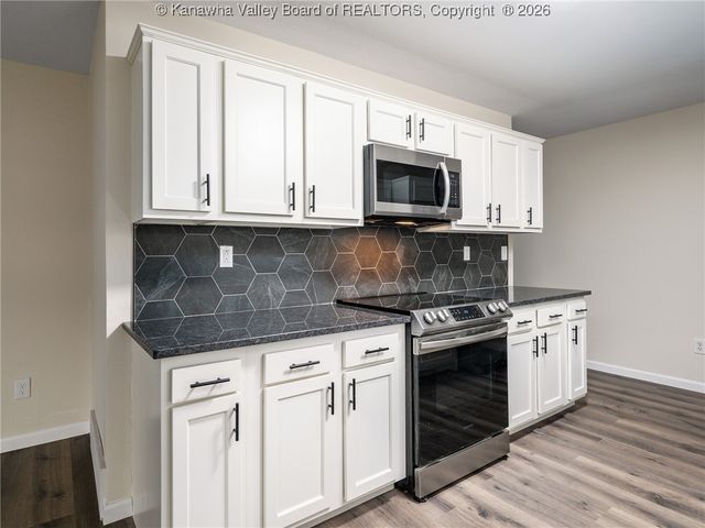 139 Woodland Forest, Winfield, WV 25213