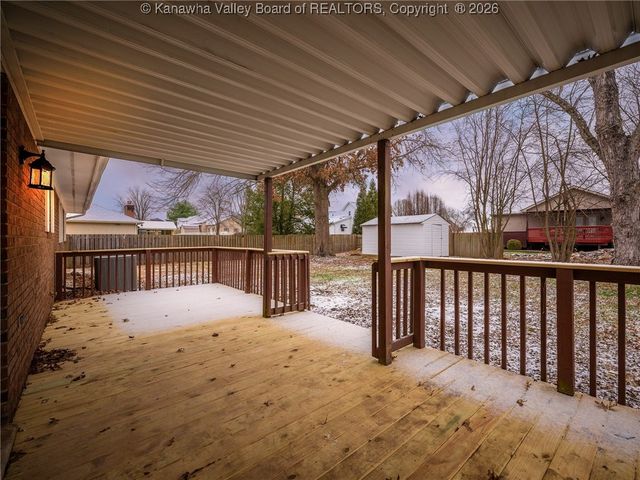 139 Woodland Forest, Winfield, WV 25213