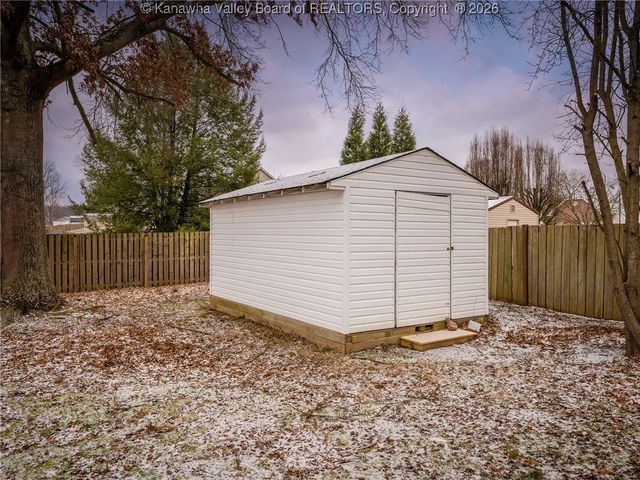 139 Woodland Forest, Winfield, WV 25213