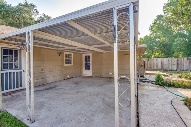 118 Southbrook Circle, Houston, TX 77060