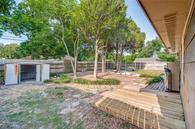 118 Southbrook Circle, Houston, TX 77060