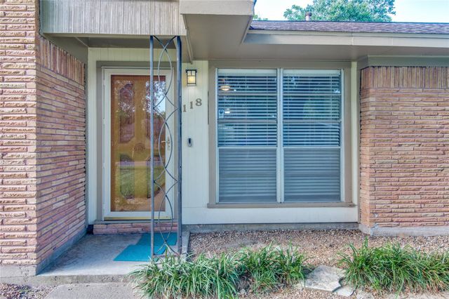 118 Southbrook Circle, Houston, TX 77060
