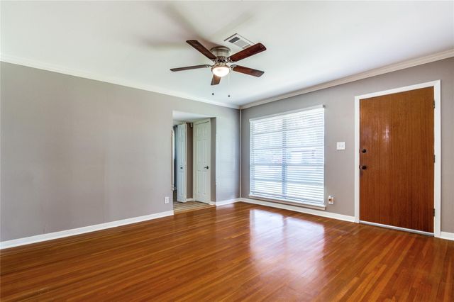 118 Southbrook Circle, Houston, TX 77060